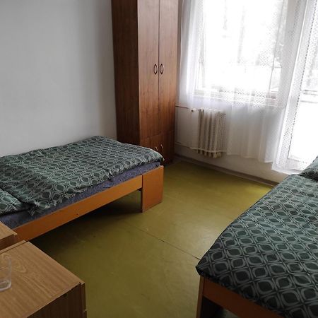 Ubytovna Karpatia Sastin-Straze Exteriör bild